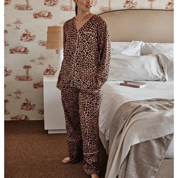 Summersalt The Cloud 9 Silky Pajama Set NEW Size XS 
Leopard print - Picture 11 of 11